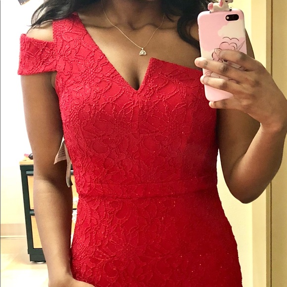 Betsy & Adam Lace One Shoulder Gown Size 6 Red - Picture 5 of 7